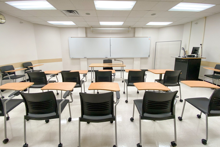 image of classroom 476 Phillips Hall