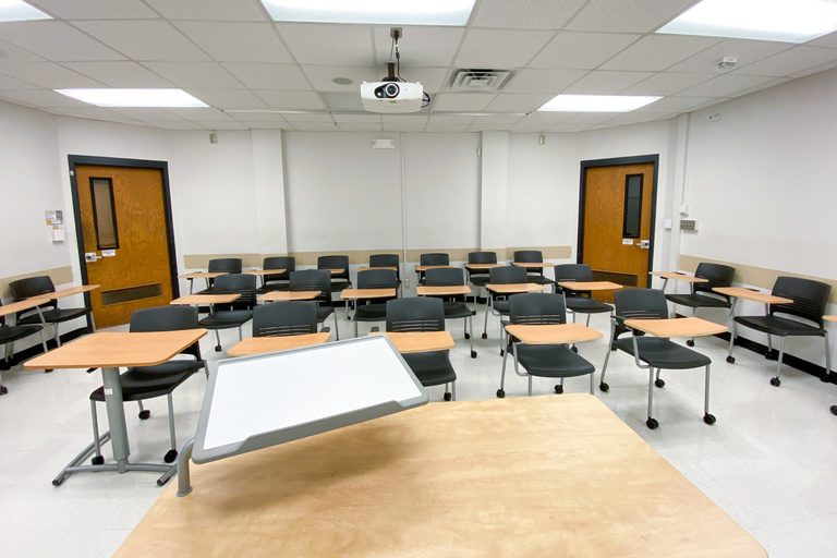 image of classroom 472 Phillips Hall