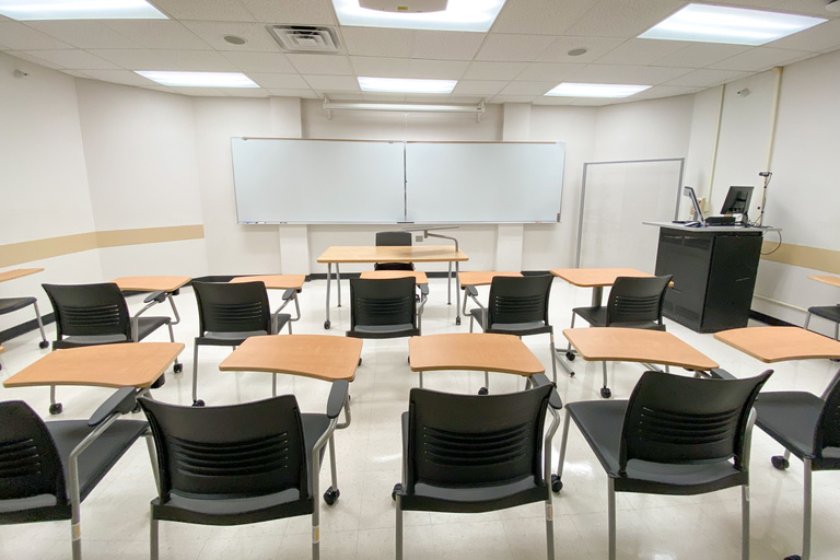 image of classroom 472 Phillips Hall