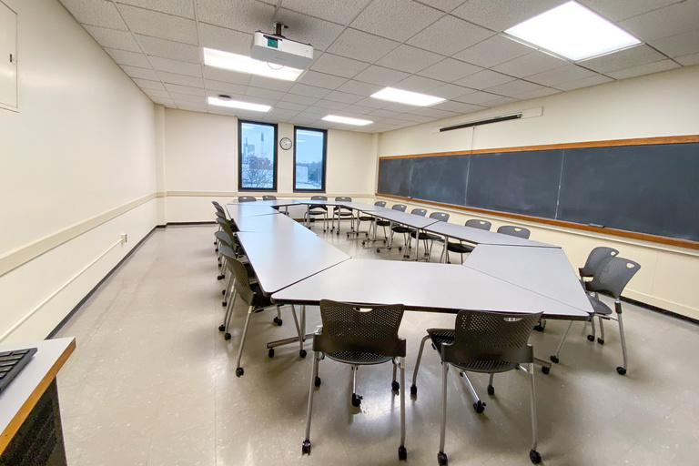 image of classroom 203 English Philosophy Building