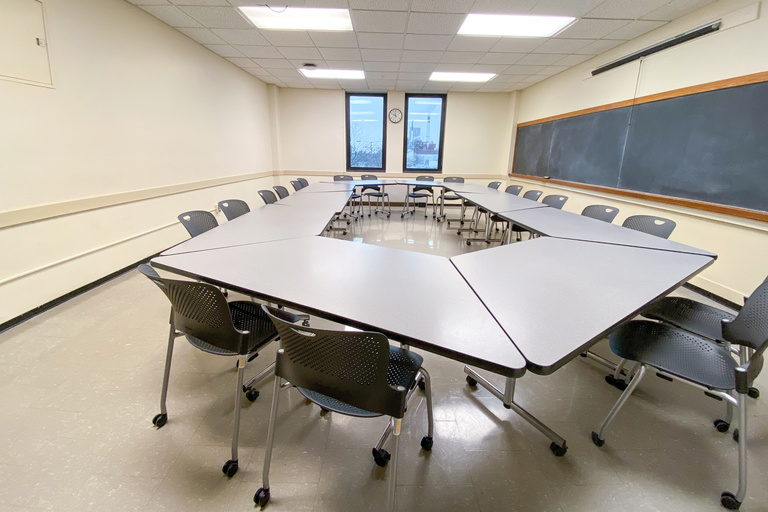 image of classroom 203 English Philosophy Building