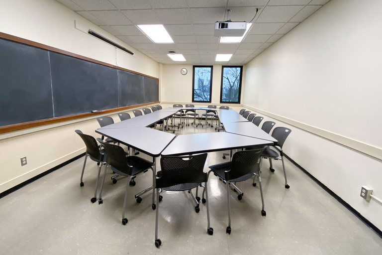 image of classroom 215 English Philosophy Building