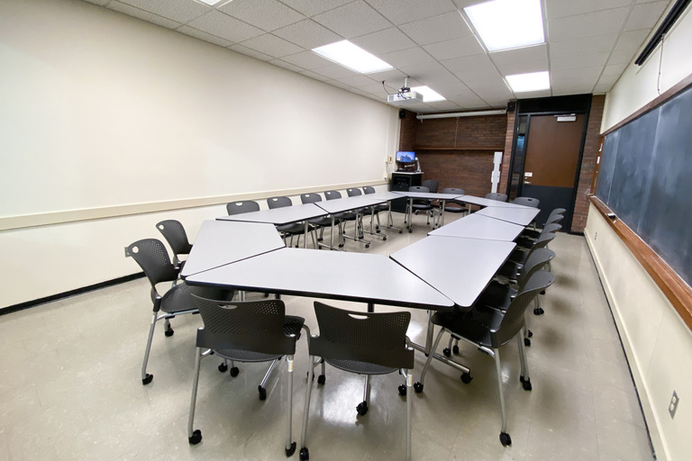 image of classroom 215 English Philosophy Building