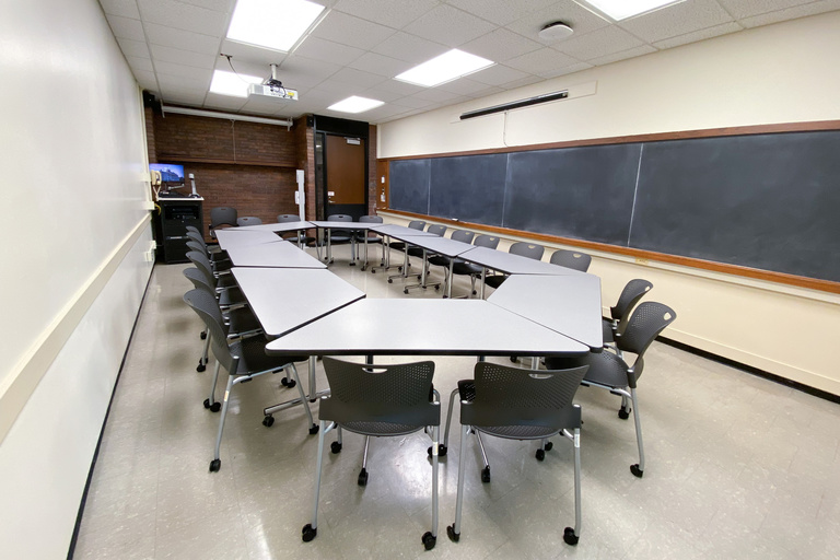 image of classroom 215 English Philosophy Building