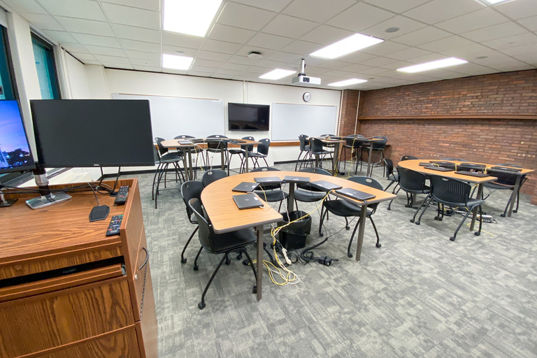 image of classroom 402 English Philosophy Building