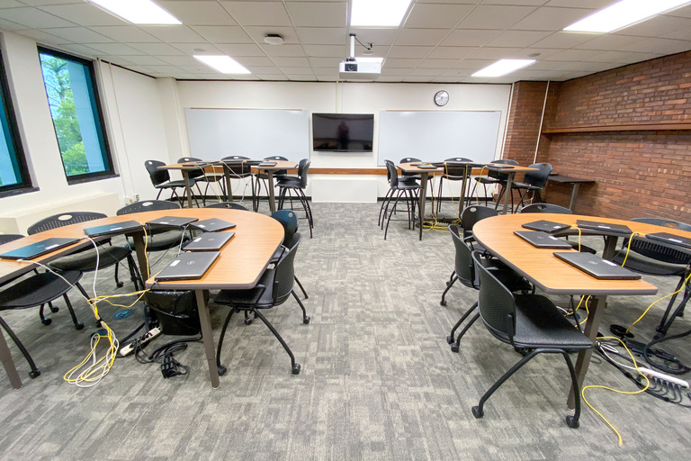 image of classroom 402 English Philosophy Building