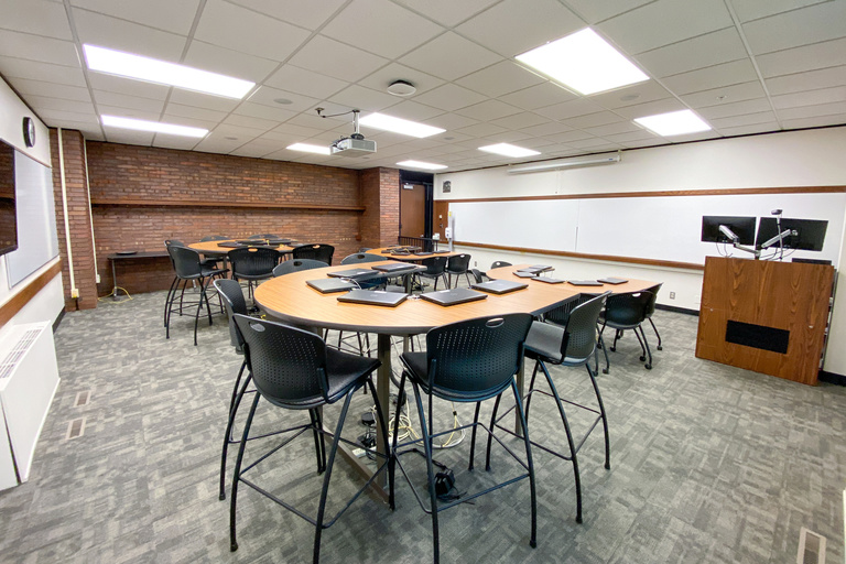 image of classroom 402 English Philosophy Building