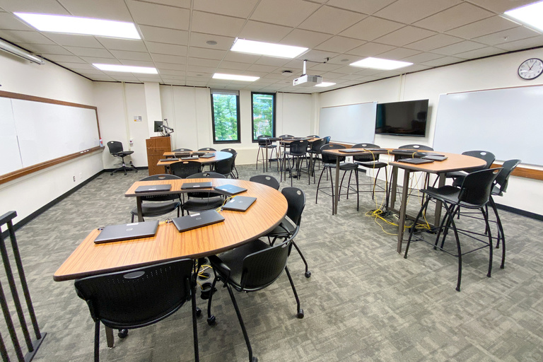 image of classroom 402 English Philosophy Building