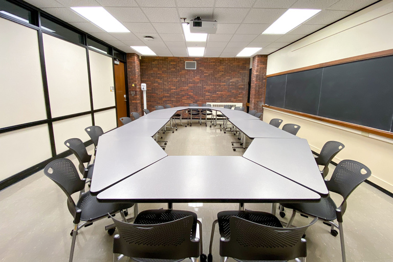 image of classroom 442 English Philosophy Building