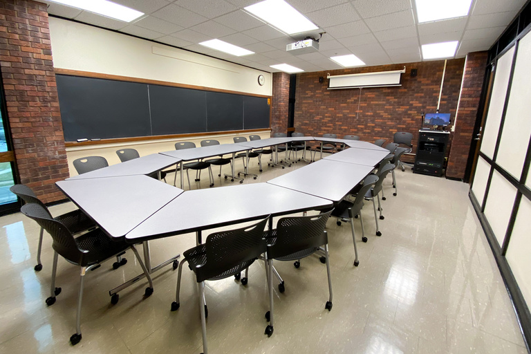 image of classroom 442 English Philosophy Building