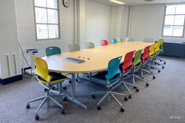 image of seminar classroom 2057 Main Library